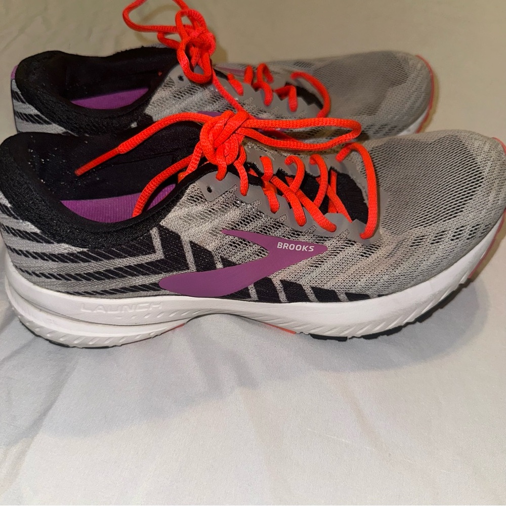 Size 7 - Brooks Launch 6 Women’s- 1202851B027 Medium (B) Grey Black Purple